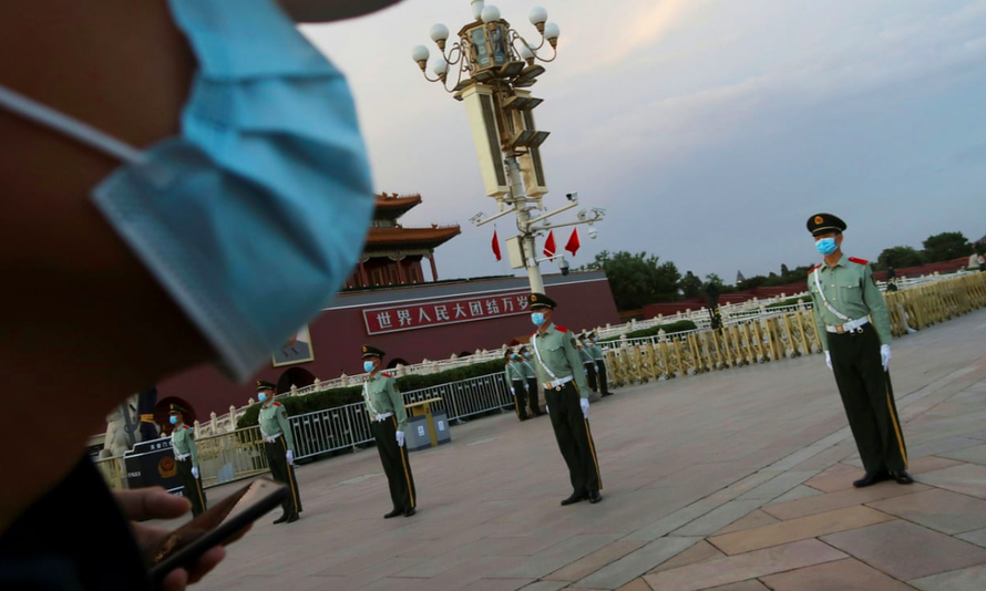 Lực lượng an ninh trên quảng trường Thiên An Môn ngày 21/5ảnh: Reuters