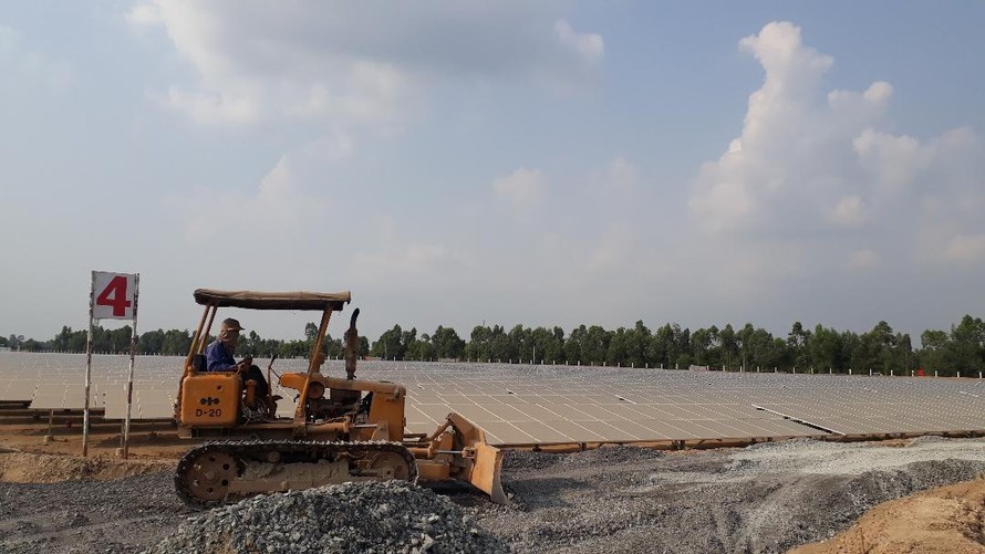 Lắp đặt dự án điện mặt trời ở Ninh Thuận