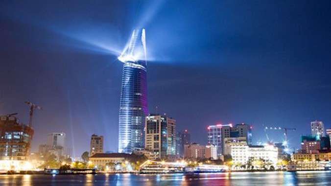 Lần đầu tiên chương trình bắn pháo hoa nghệ thuật được tổ chức tại tòa nhà cao nhất TP HCM. Ảnh: V.K.
