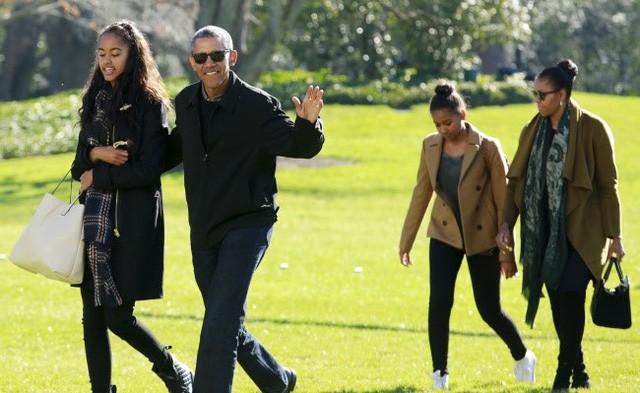 Vợ chồng cựu Tổng thống Mỹ Barack Obama chỉ cho phép hai con gái xem tivi và sử dụng máy tính trong khoảng 2 tiếng vào cuối tuần.