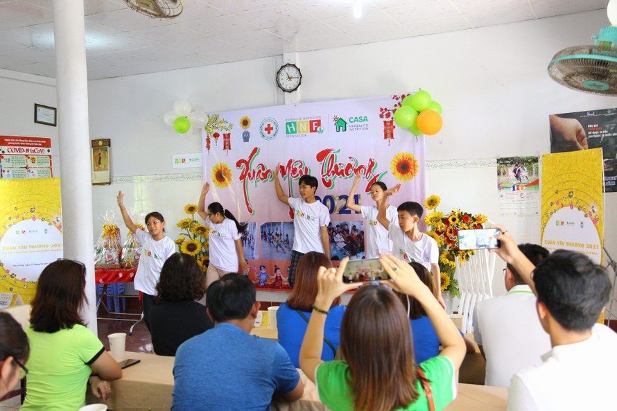 Herbalife Việt Nam tổ chức chương trình xuân yêu thương cho trẻ em