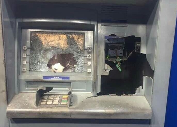 Máy ATM bị phá hỏng 