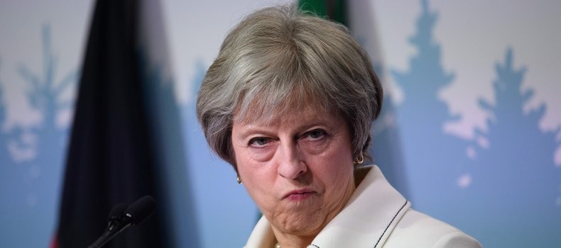 Thủ tướng Anh Theresa May thuyết phục các nghị sỹ ủng hộ thỏa thuận sửa đổi của bà trong cuộc bỏ phiếu tuần tới để Anh có thể rời EU vào ngày 29/3.