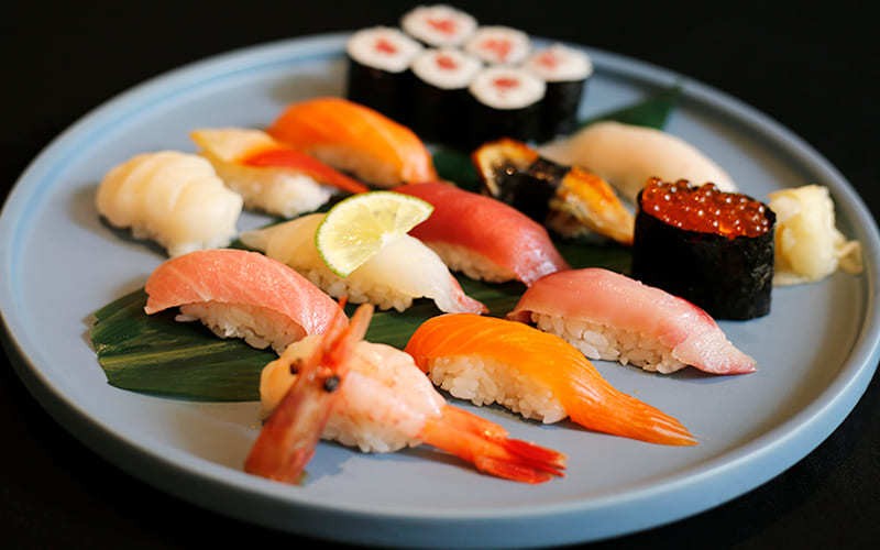 Sushi - món ăn Nhật Bản nổi tiếng