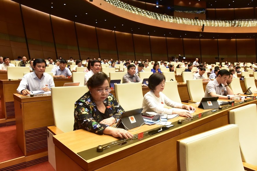 Quốc hội đồng ý giảm 30% thuế TNDN cho doanh nghiệp có tổng doanh thu dưới 200 tỷ đồng - Ảnh: Nhật Minh