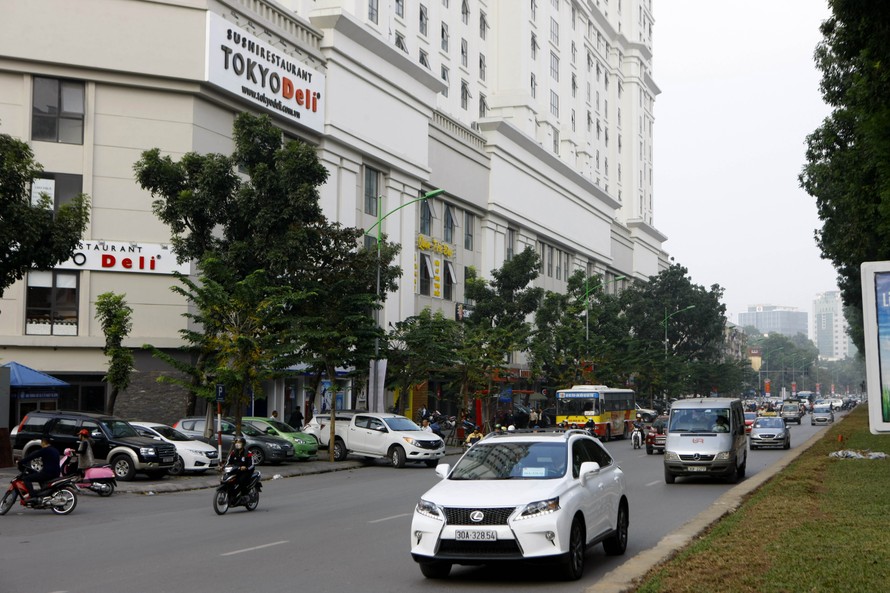 Việc phê duyệt hàng loạt nhà cao tầng nội đô Hà Nội là một trong những nguyên nhân gây ùn tắc giao thông