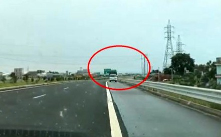 Phạt 17 triệu tài xế lái ô tô đi ngược chiều trên cao tốc Bắc Giang - Lạng Sơn