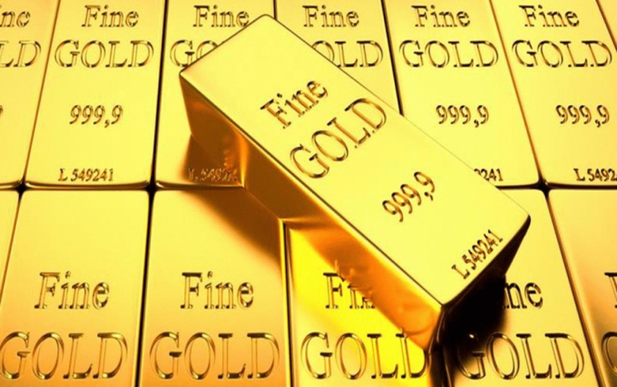 Vàng thế giới lao dốc, vàng trong nước vẫn giữ giá cao. 