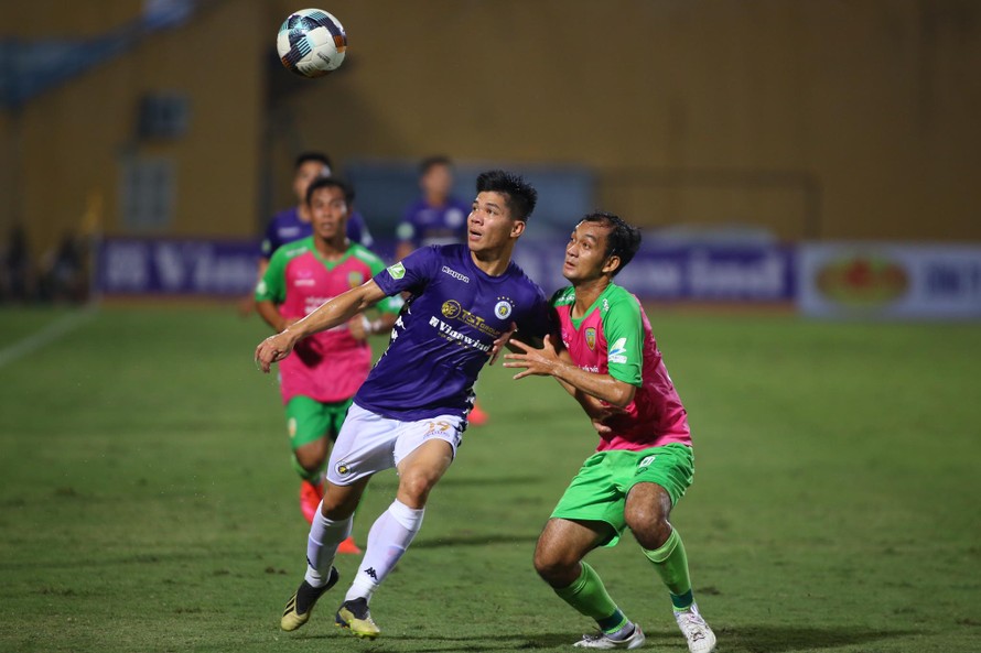 Hà Nội vượt trội so với đội Hạng nhất Đồng Tháp trong trận đấu trên sân Hàng Đẫy chiều 31/5.