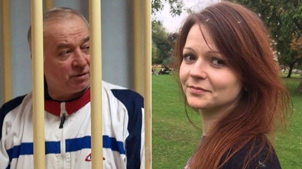 Cựu điệp viên Nga Skripal và con gái bị đầu độc nghi bằng chất độc thần kinh ở Anh. 