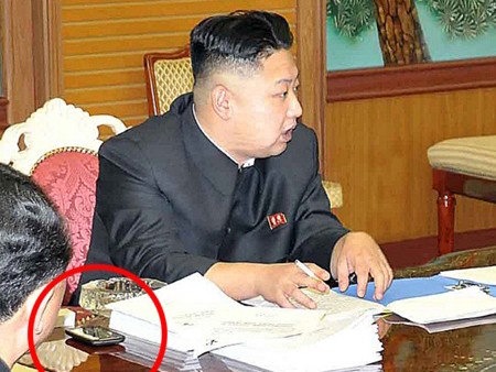 Khám điện thoại di động của Kim Jong-Un