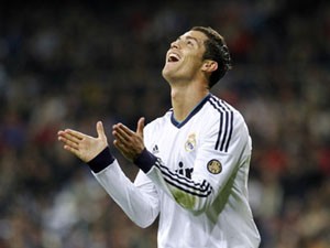 Ronaldo tranh đoạt 'Giày vàng'