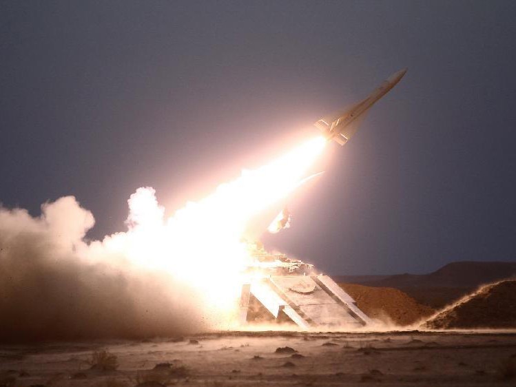 Iran bí mật phóng tên lửa đất đối không