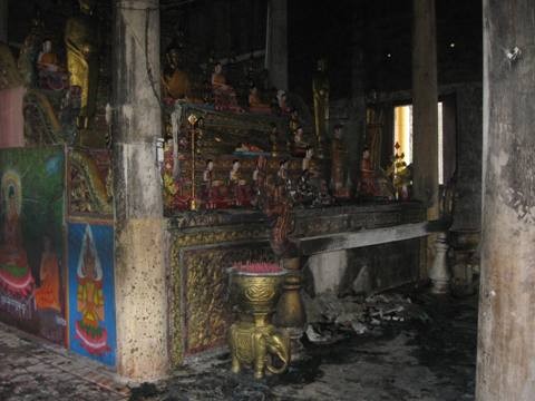Hỏa hoạn thiêu rụi nội thất chùa cổ