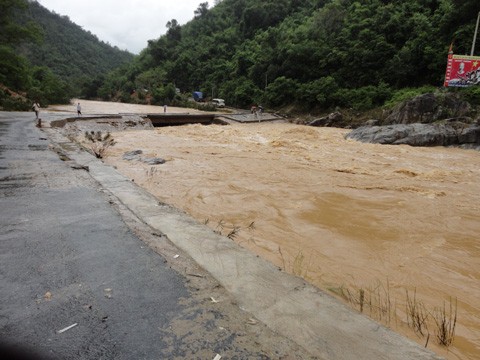 Thiệt hại do mưa lũ tại Thanh Hóa tiếp tục tăng