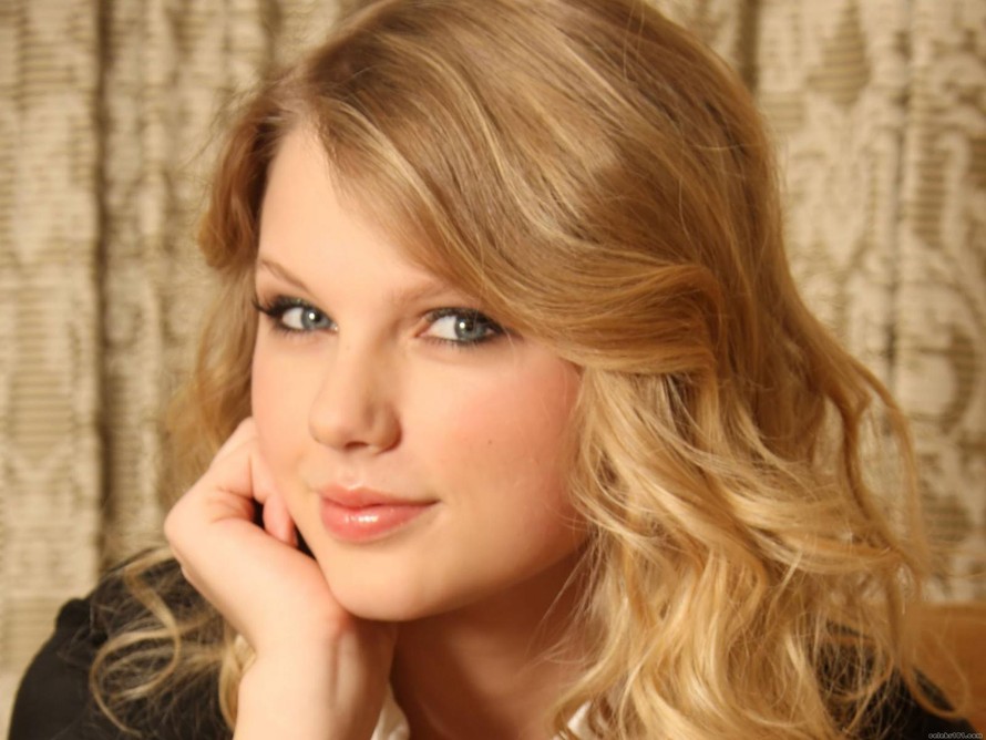Taylor có thu nhập khủng nhất năm 2011