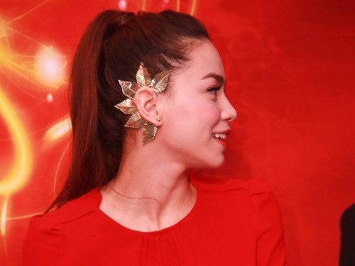 Ear Cuff - phụ kiện siêu độc đáo giống Hà Hồ