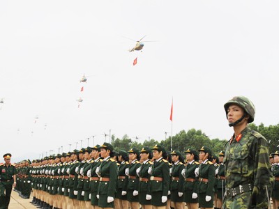 Tập dượt cho lễ diễu binh ngày 10-10. Ảnh Nguyễn Minh