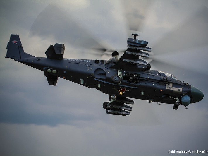 Cận cảnh trực thăng tiến công Ka-52 bạt gió 'săn mồi'