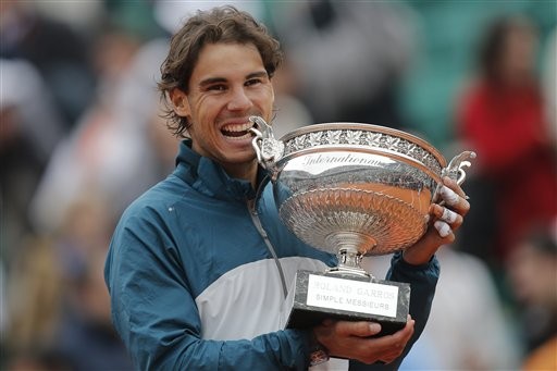 Nadal lập kỷ lục tám lần đăng quang Roland Garros