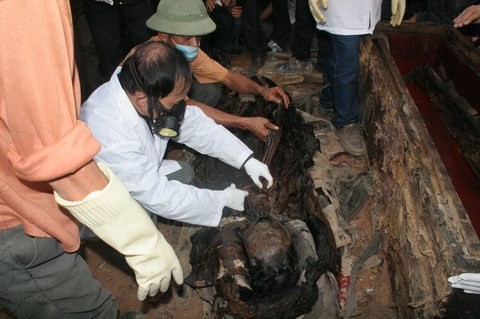 Phát hiện xác ướp phụ nữ trong mộ cổ lạ ở Hà Nội