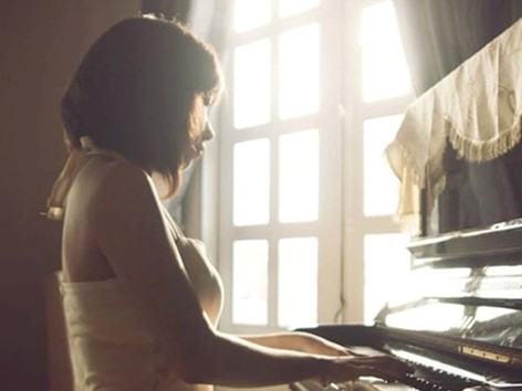 Cô gái xinh đẹp sở hữu lượng clip piano nhiều nhất Việt Nam