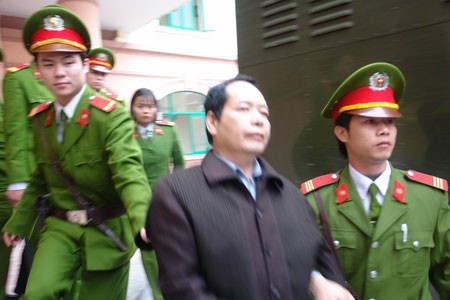 Hà Giang: Hiệu trưởng mua dâm nữ sinh lĩnh 9 năm tù