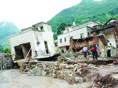 Quang cảnh sau khi lũ quét qua thị trấn Xiaohe, hạt Qiaojia, tỉnh Vân Nam