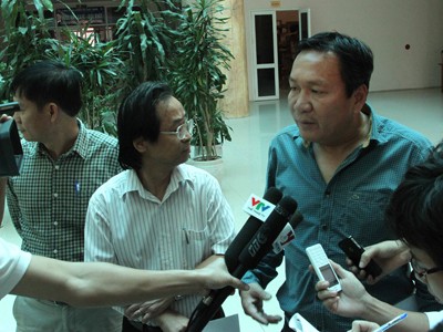 VFF nói 'tin tưởng tuyệt đối' HLV Hoàng Văn Phúc