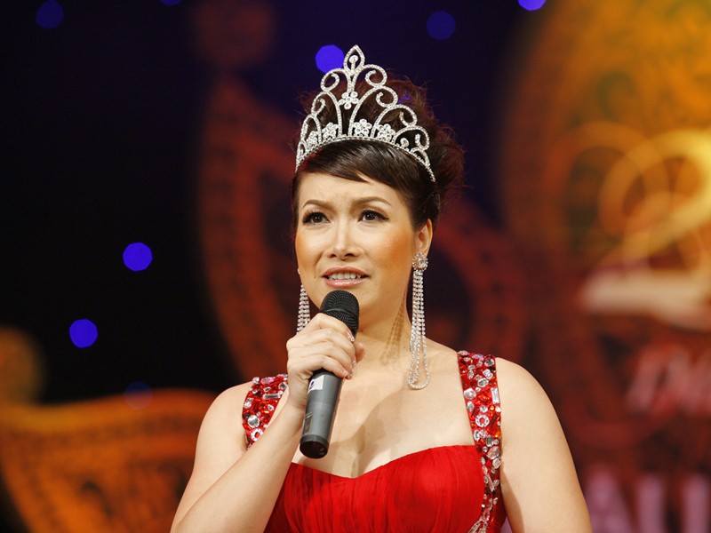 Hoa hậu Bùi Bích Phương tại chương trình 20 năm Hoa hậu báo Tiền Phong. Ảnh: Hồng Vĩnh
