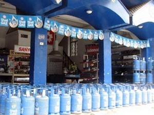 Giá gas tăng thêm 10.000 đồng mỗi bình