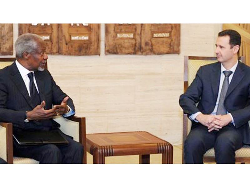Ngày 23-2, LHQ và Liên đoàn Arập (AL) đã bổ nhiệm cựu Tổng thư ký LHQ Kofi Annan (trái) làm đặc phái viên chung của hai tổ chức này về cuộc khủng hoảng Syria trong nỗ lực nhằm chấm dứt tình trạng đổ máu hiện nay tại quốc gia Trung Đông