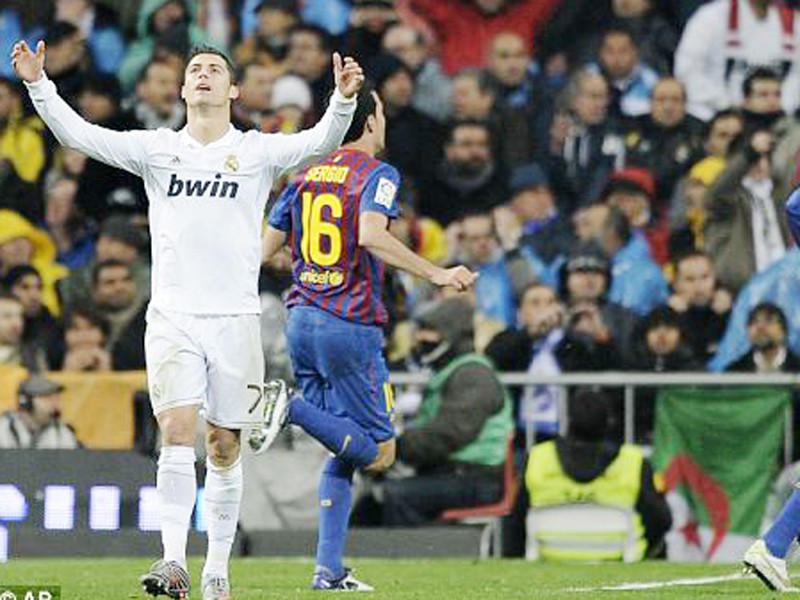 Barca vẫn buộc Real phải cúi đầu