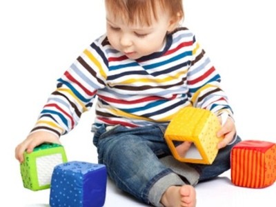Đồ chơi giúp bé phát triển toàn diện