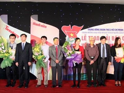 Báo Tiền Phong nhận giải đặc biệt đề tài thanh niên 2012