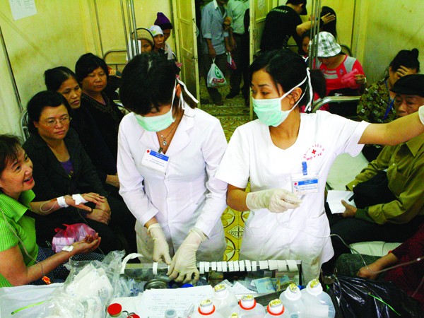 Theo BHXH Việt Nam, viện phí tăng sẽ góp phần cải thiện chất lượng khám chữa bệnh. Ảnh: Hồng Vĩnh
