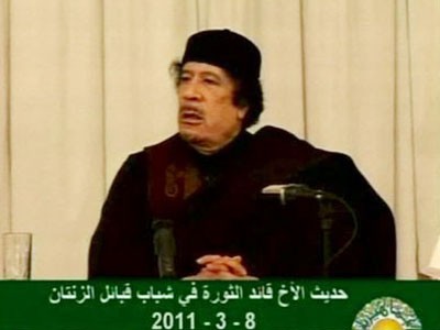 Tổng thống Gadhafi trên truyền hình hôm 8-3 Ảnh: AP