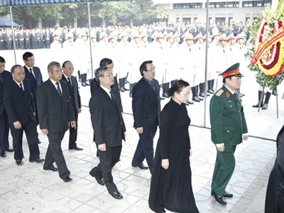 Tổng Bí thư Nguyễn Phú Trọng viếng Đại tướng