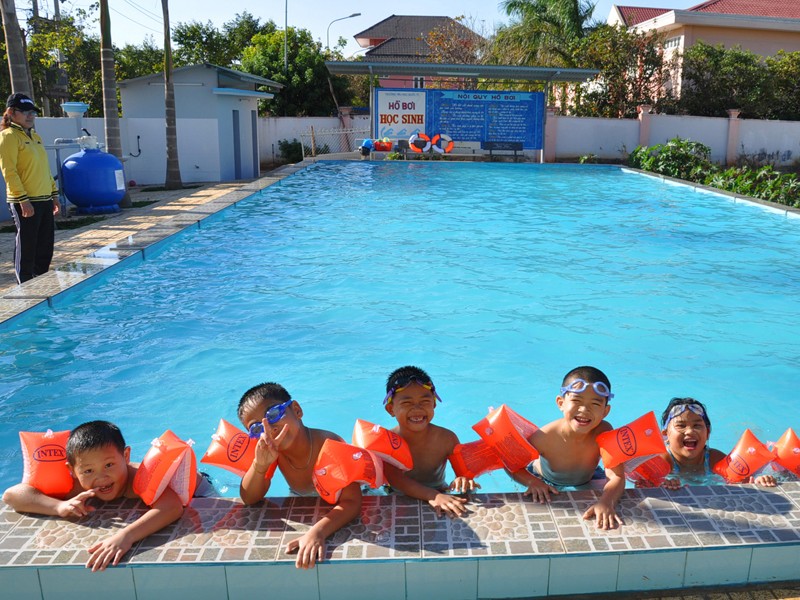 Trường đầu tiên dạy bơi tại Đắk Lắk