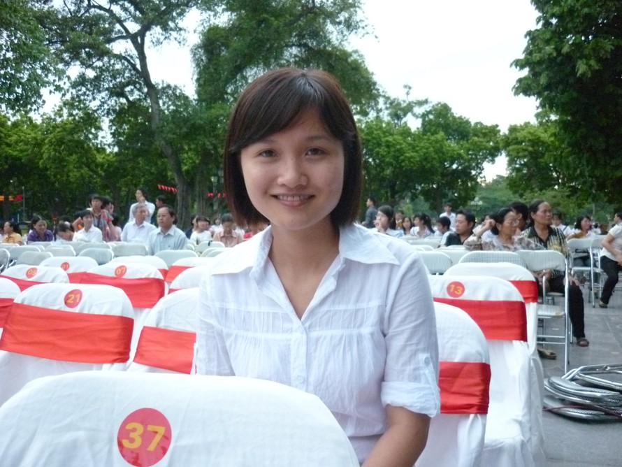 Thủ khoa ĐH Y tế Cộng đồng, Nguyễn THị Lan Anh, người đang làm cho một Cty tư nhân