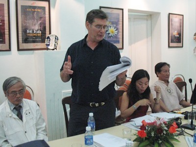 B. Weigl đọc thơ ở Tạp chí Sông Hương