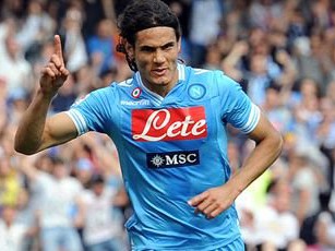 Napoli tiết lộ Chelsea đang ve vãn Cavani
