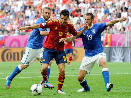 Italia và Tây Ban Nha chia điểm trong trận cầu đỉnh cao