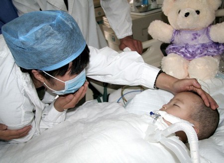 Bé gái 2 tuổi hiến nội tạng cứu người