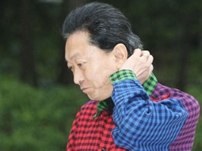 Phong cách thời trang của thủ tướng Nhật bị chỉ trích