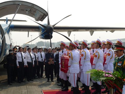 Chùm ảnh: Tiễn đưa Đại tướng tại sân bay Nội Bài