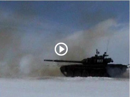 Clip: Tăng T-72 Nga tập trận giữa thời tiết khắc nghiệt