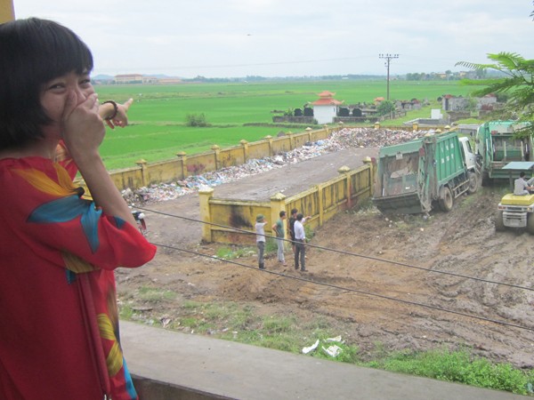 Bắc Ninh: Hơn 500 trẻ bị 'hành' vì bãi rác