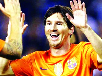 'Người ngoài hành tinh' Messi cứu thua cho Barcelona