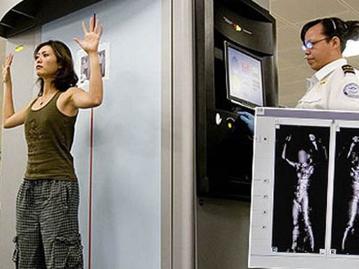 Mỹ bỏ máy quét 'lột trần cơ thể' ở sân bay